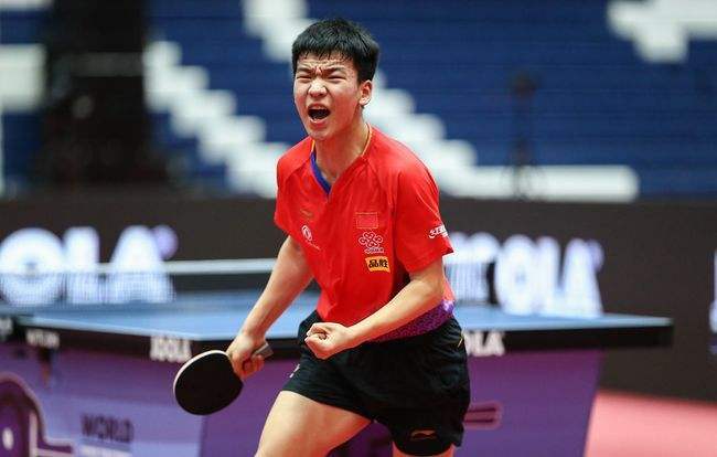 他与热刺共 他与热刺共