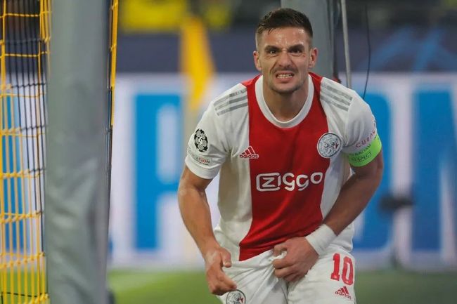 赛季首次引 赛季首次引